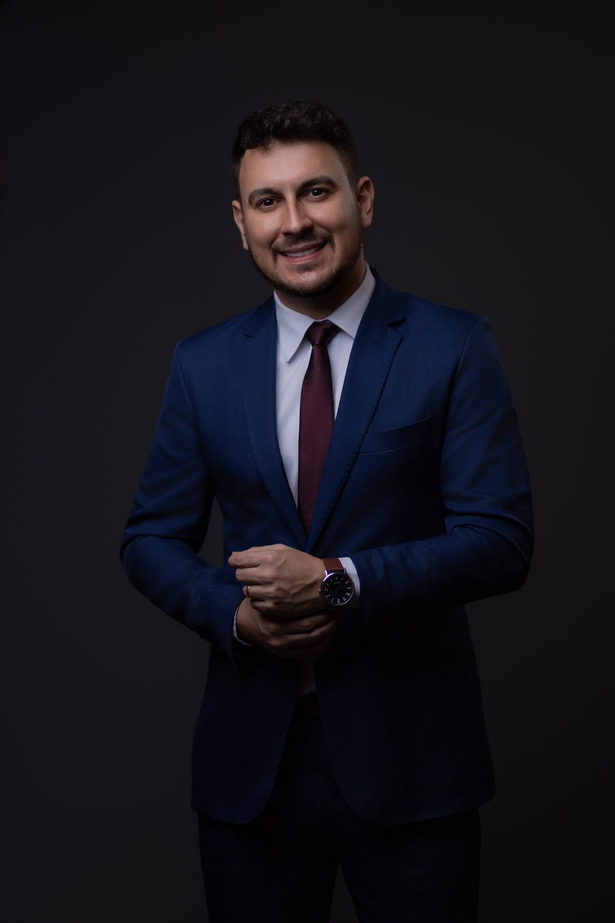 Dr. Felipe Yuri Coelho em seu escritório